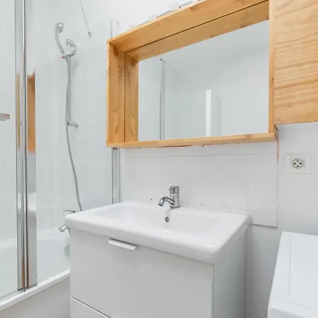 Duplex Moderne Proche Metro - Mairie Des Lilas Apartment *